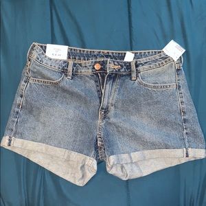 H&M medium wash denim shorts